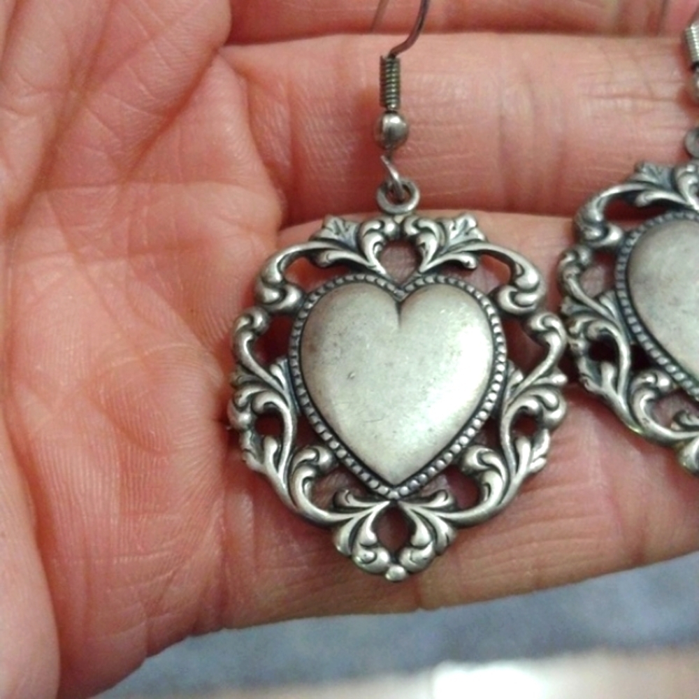 VINTAGE FILIGREE HEART SILVER-TONE DROP DANGLE HOOK 2.1" EARRINGS - Picture 5 of 8